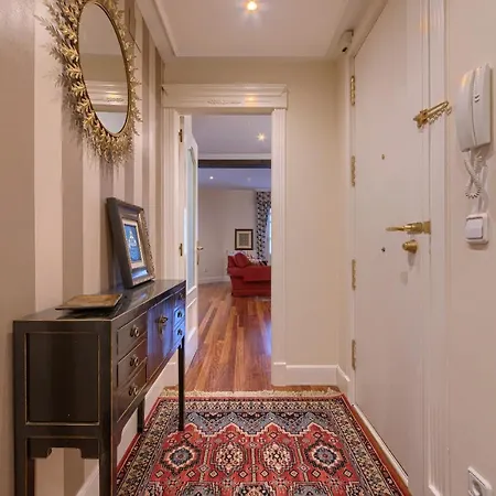 Bailen Reformado Elegante Con Wifi