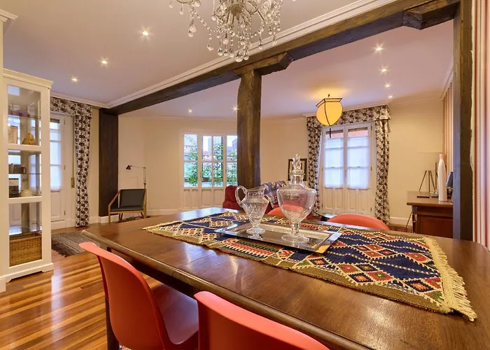 Bailen Reformado Elegante Con Wifi ビルバオ